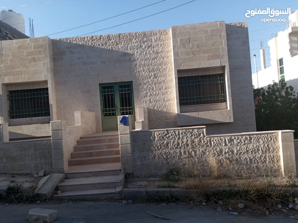 عمارة مكونة من طابقين للبيع تصلح لبناء ثلاث طوابق اضافية تم تنزيل السعر