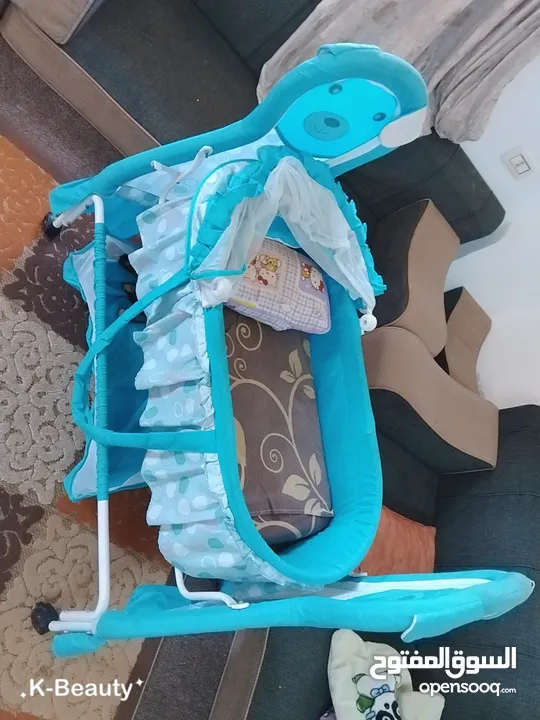 سرير بيبي مستعمل