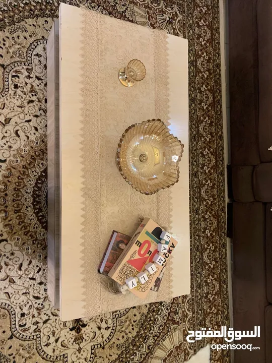 طاولات وسط وطاولة شاشه