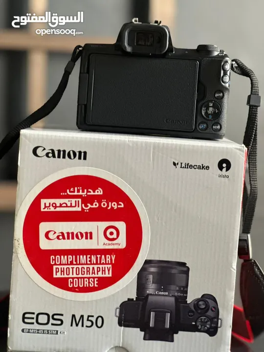 كاميرا كانون M50