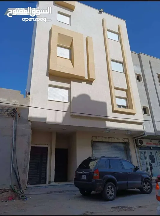 مبني استثماري أربع أدوار للبيع في مدينة طرابلس منطقة غوط الشعال جهة شارع 10 في شارع المجمع