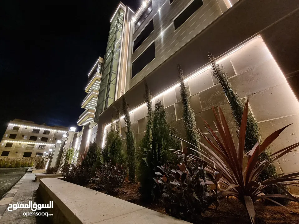 بالاقساط بتشطيب فندقي 220 متر باطلاله مميزة في ديرغبار النوابلسة مطلة على عبدون و طريق المطار