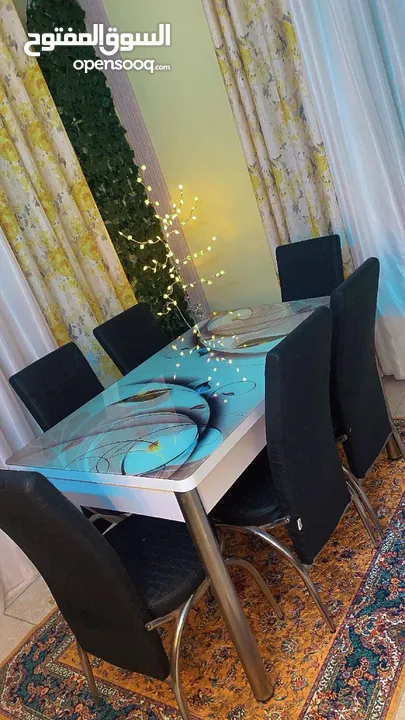 طاوله سفر 6 مقاعد و كورنر قهوه و مرجيحه حجم كبير