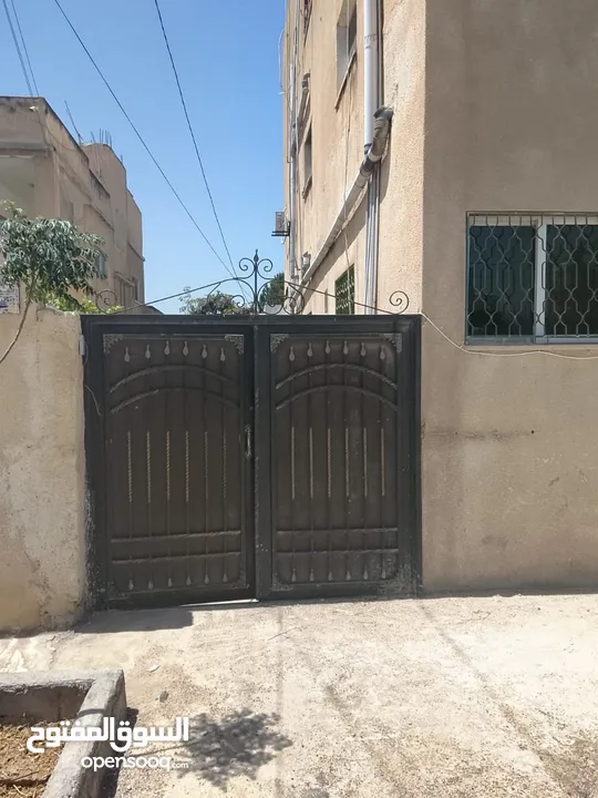 بناية 3 طوابق... اضافه إلى بيت طابقين نظام أمريكي.. خلف البناية مباشرة