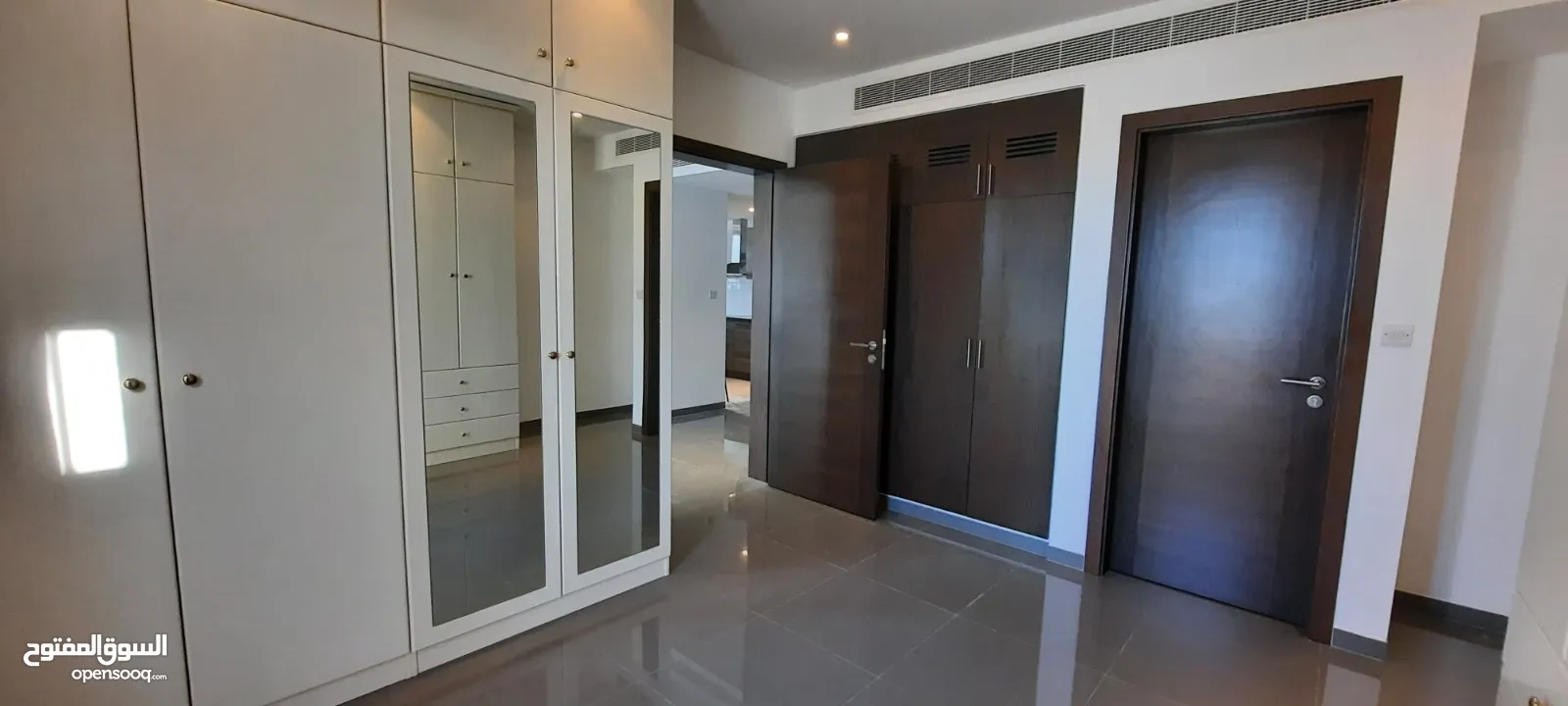 2 bedroom apartment in al mouj & 5 bedroom villa in mqu for rent in excellent locations