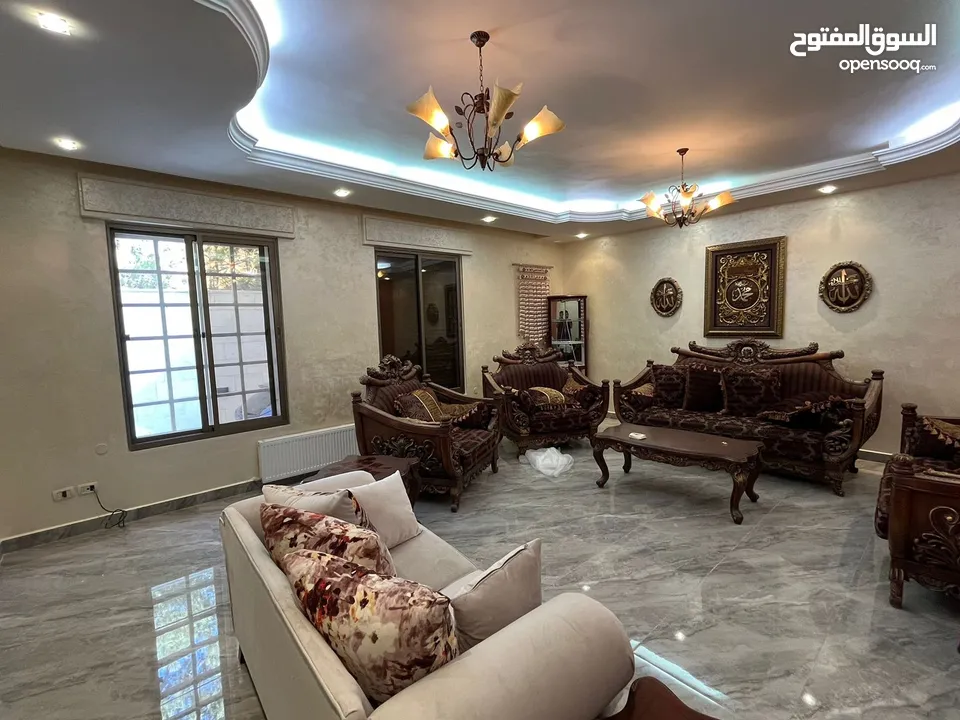 فيــلا مميزة للبيع –  طريق المطار  - خلف مدارس الشويفات