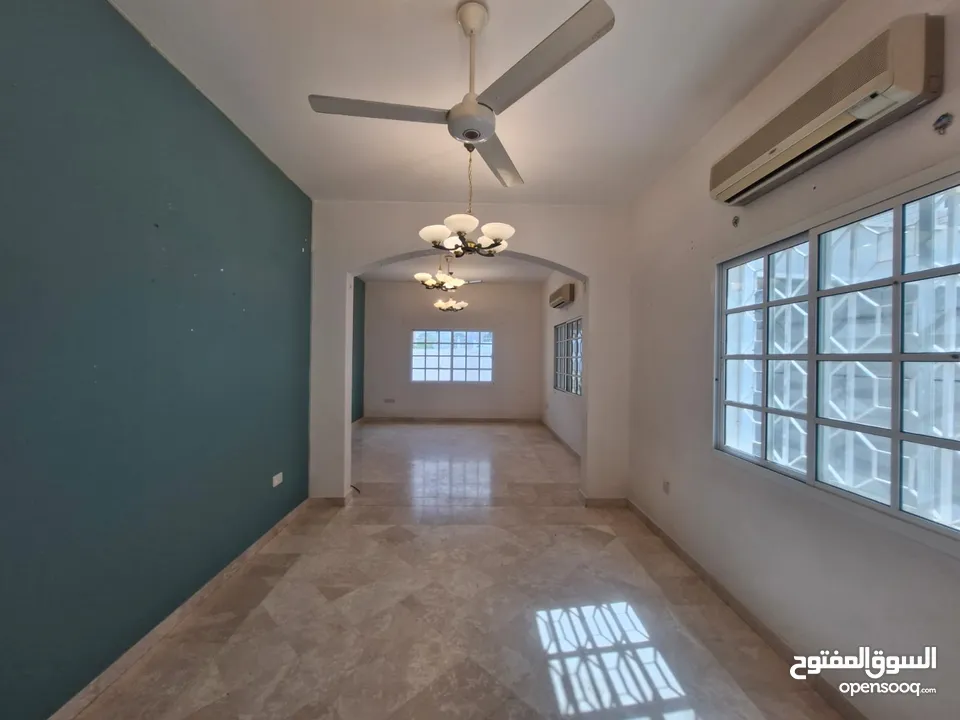 3 BR Excellent Villa for Rent – Qurum