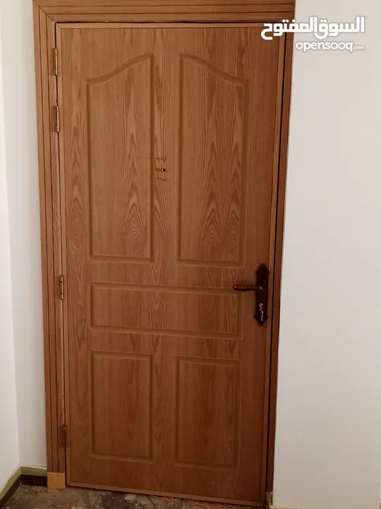 تفصيل كافة ابواب الخشب