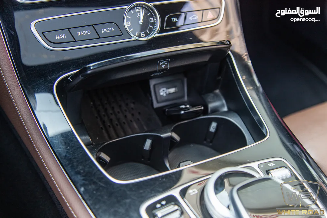 Mercedes E350e Plug in hybrid Amg kit Night Package 2018   السيارة وارد الشركة و قطعت مسافة 50,000