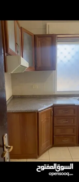 شقة فارغة للايجار في المدينه الرياضيه 3 نوم 320