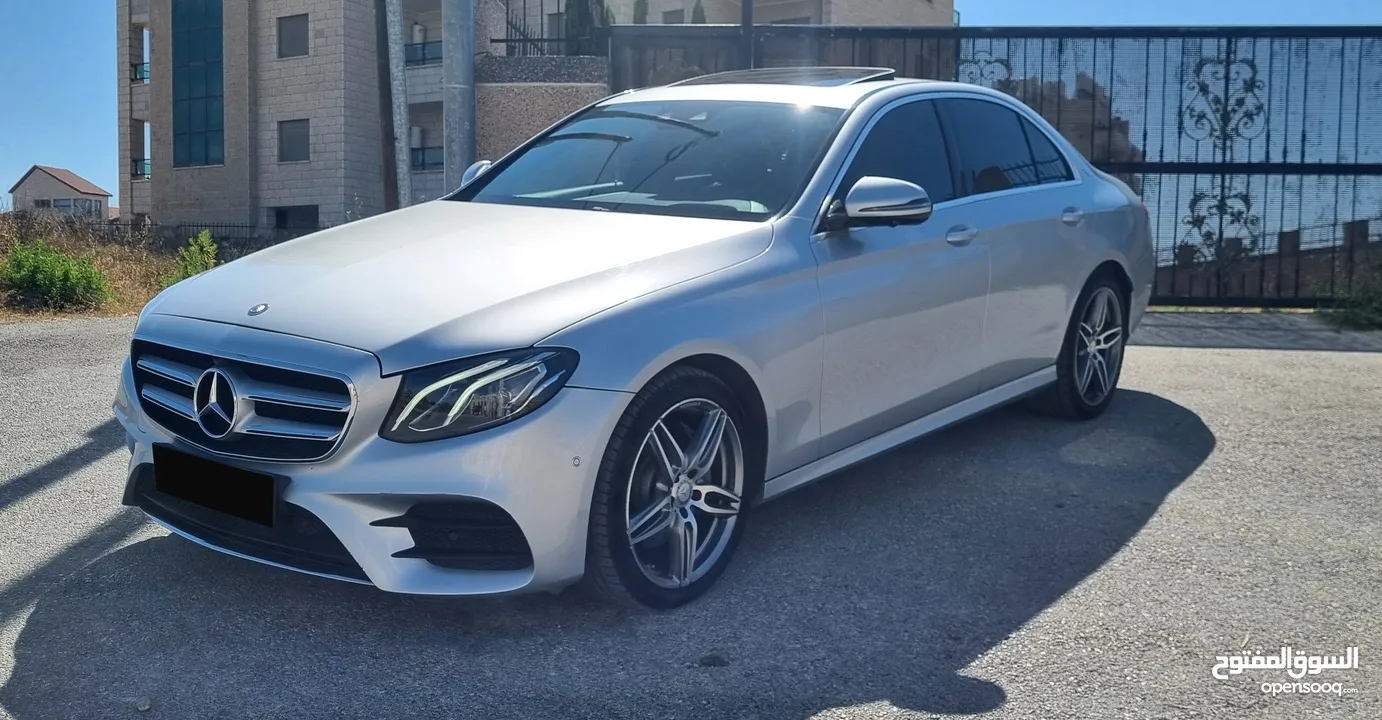 بحالة الوكالة  ++Mercedes Benz - E200 AMG - Full Option