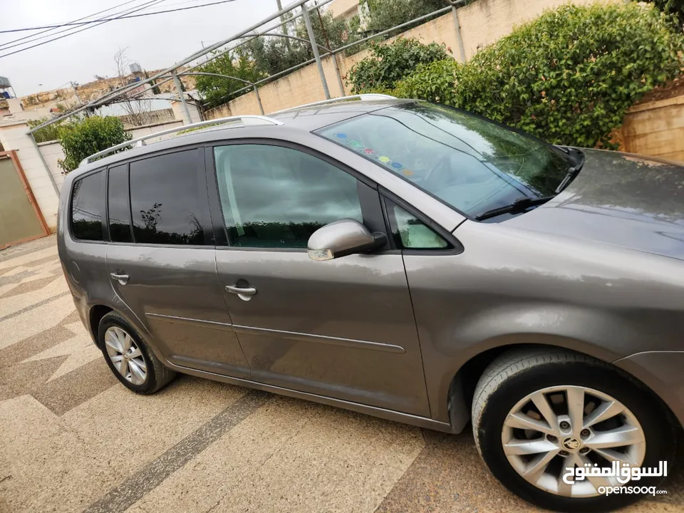 توران مدويل 2009 Volkswagen عائلية