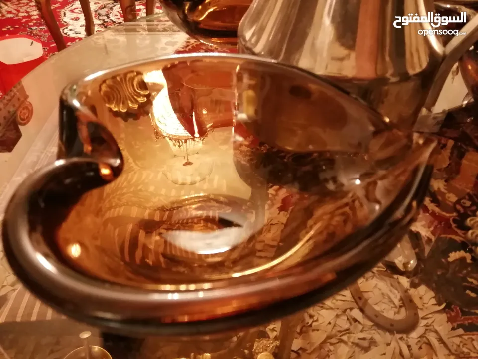منفضة سجائر /طبق حلوى من زجاج مورانو الفني الرائع على شكل قلب ومختومة من الأسفل للمهتمين