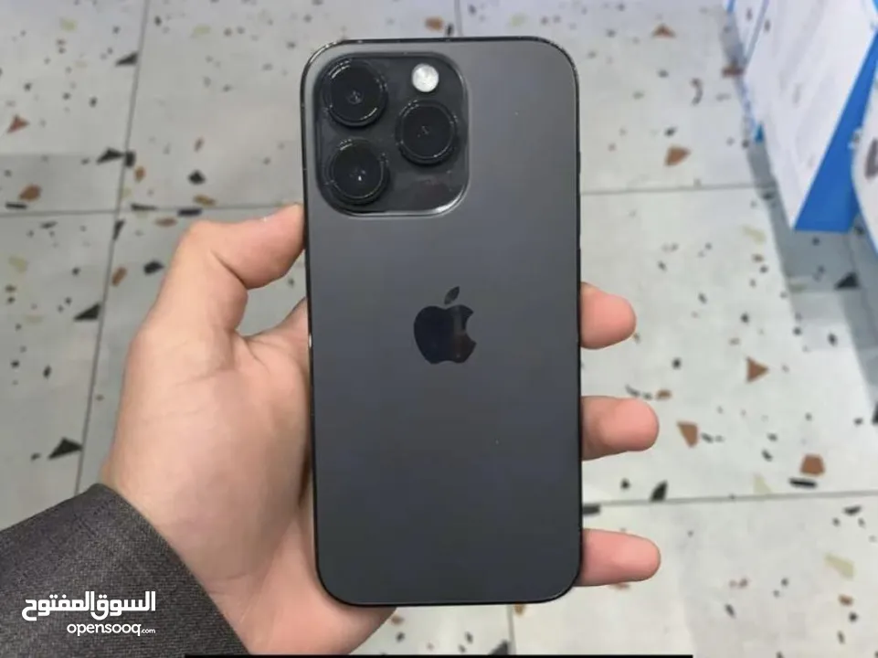 ايفون 14 برو 256 جيجا اسود مع عدد من الكڤرات عرض لاول شخص فقط 2199
