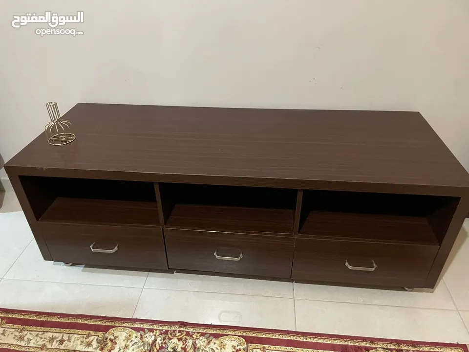 طاولة تلفزيون خشب من هوم سنتر