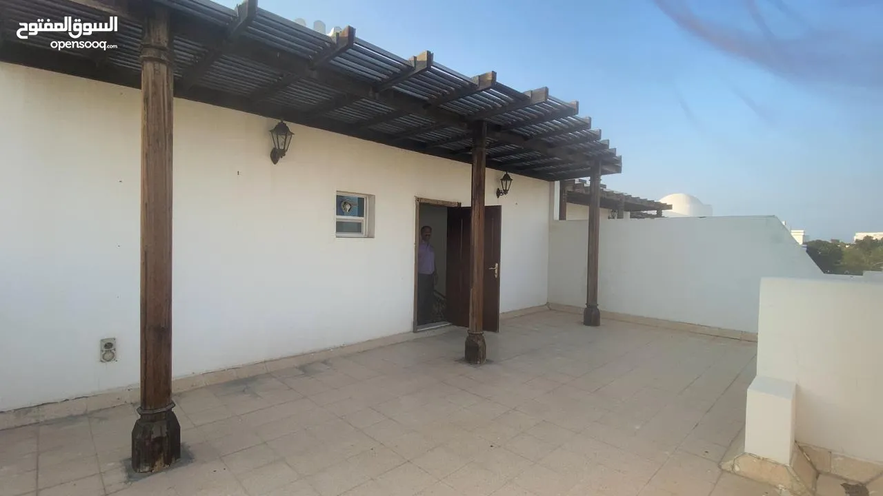 6Me28-Fabulous 5BHK Villa for rent in Qurm, Al Sarooj Street