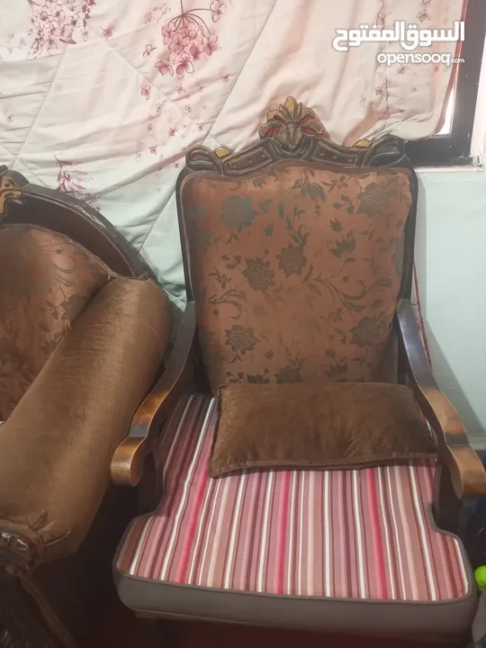 كنب زان 9 مقاعد بحالة جيدة جدا للبيع