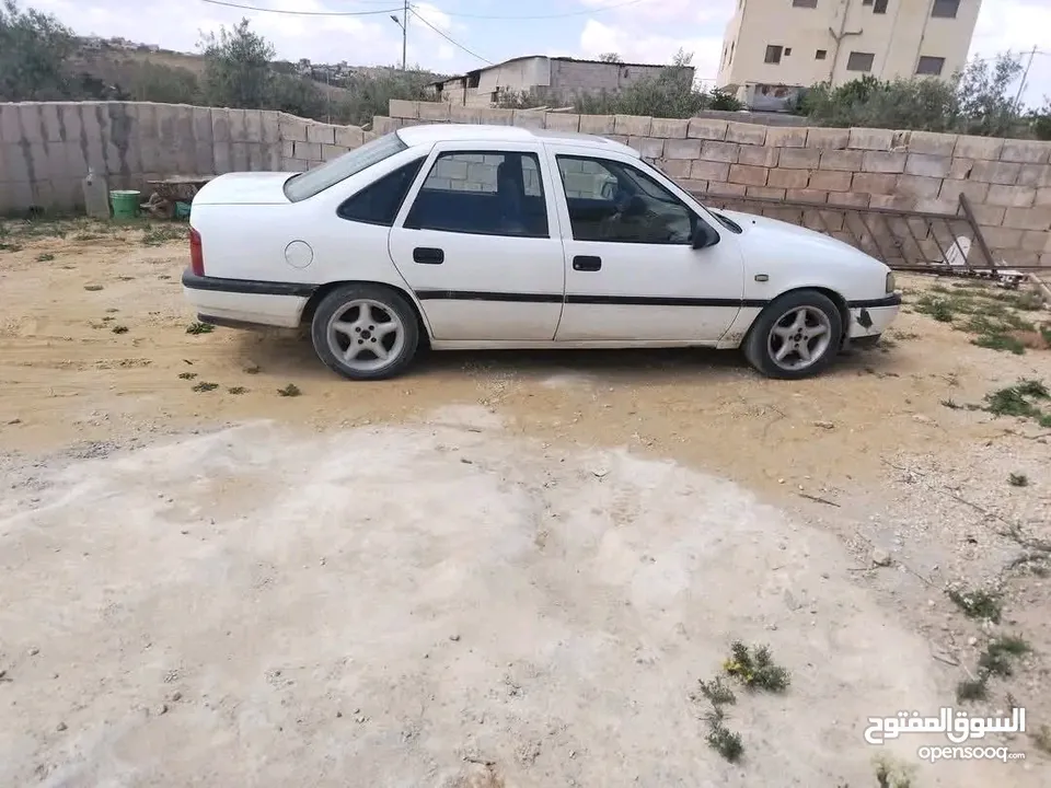 اوبل فيكترا موديل 1994 محرك 1800 اتوماتيك  خالي قص قلبان  ترخيص منتهي من شهر 4 مطلوب 1500 قابل للتفا