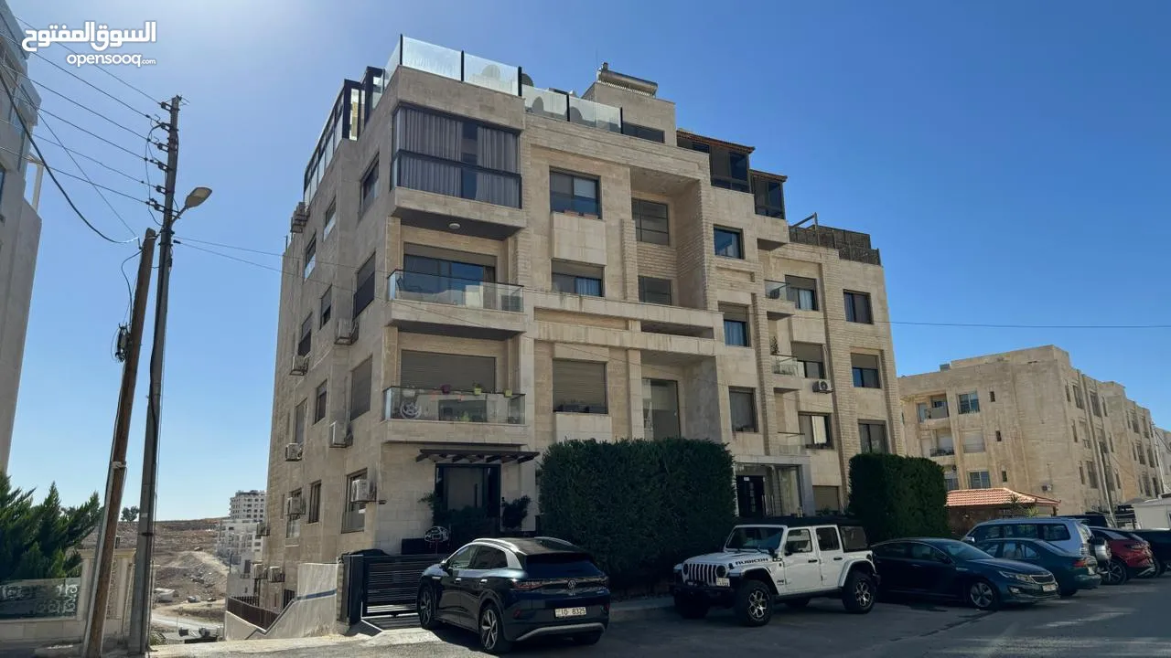 شقة مميزة مع رووف 300م مفروشة ومؤجرة للبيع   Rented Furnished  Apartment with roof for sale
