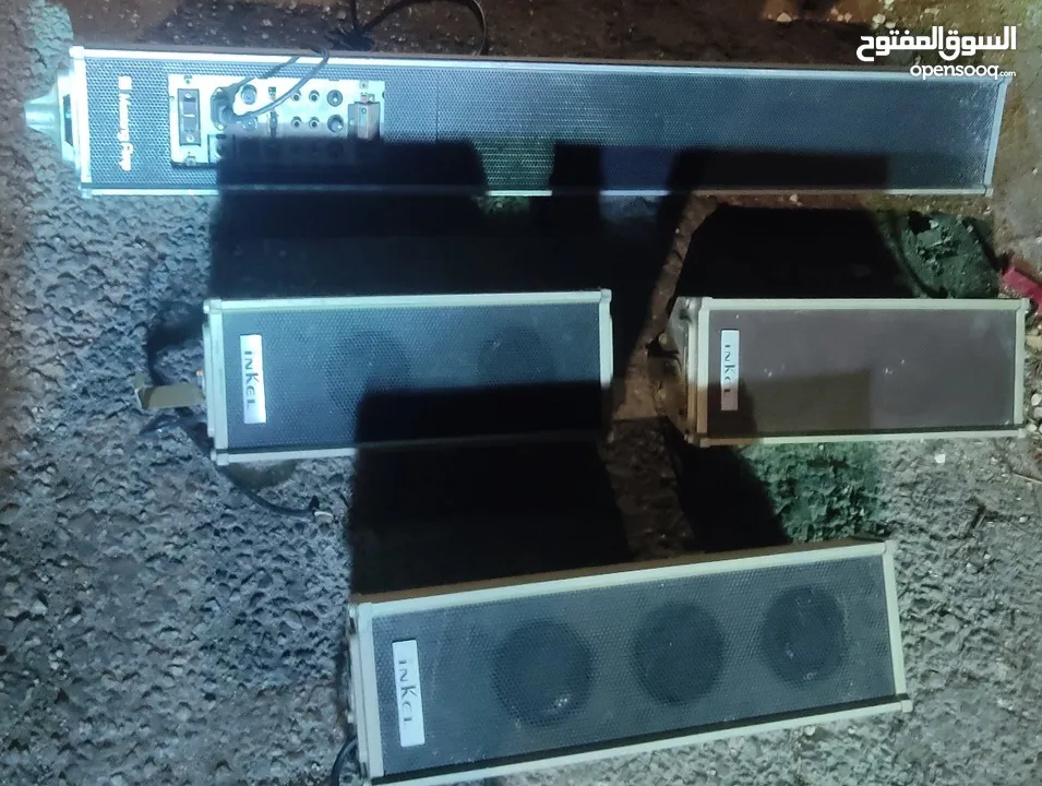 جهاز امبلفير ياباني بداخله سماعاته الداخلية الخاصة و 4 مداخل صوت بالاضافة الى 3 سماعات خارجية