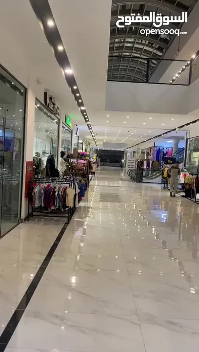 محل ملابس نسائيه للبيع