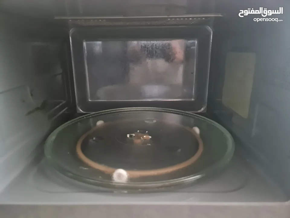 Microwave with grill