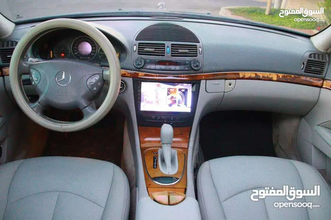 التواصل على الواتس او رسائل التطبيق, Mercedes Benz E240