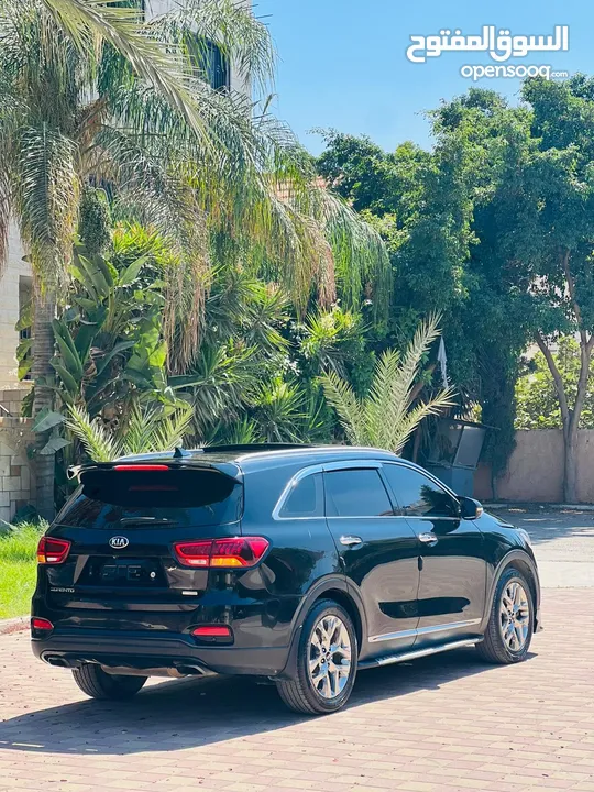كيا سورينتو  كامل الإضافات  ترخيص وتأمين ساري المفعول