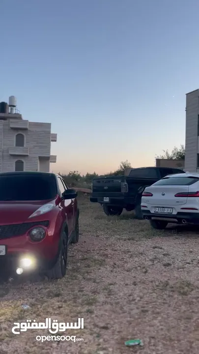 نيسان جوك 2012  محرك 1.6  توماتيك  جير مطور 100% ع الفحص  خالية من الضربات مغير لون على نضاف  يد2