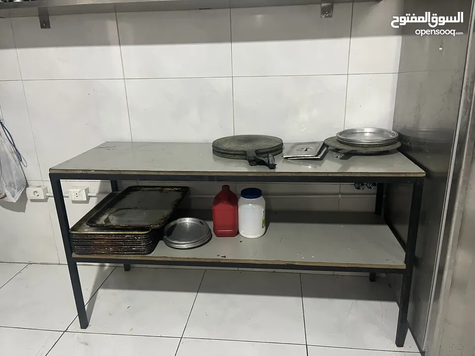 معدات مطعم كاملة بحالة ممتازة وبسعر مناسب