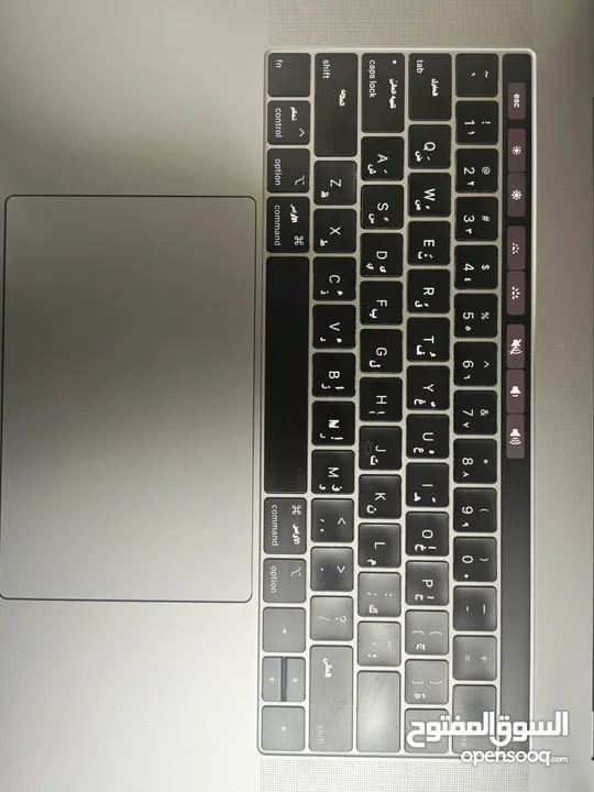 MacBooks Pro i9/i7 with 4 GB Graphics Touch Bar