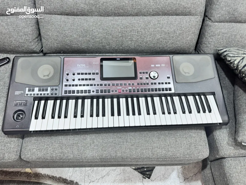 Korg pa700