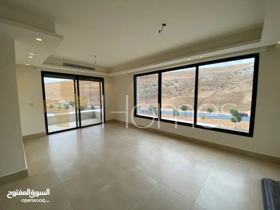 شقة مطلة للبيع في عبدون بمساحة بناء 240م
