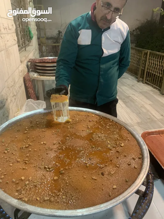 كنافة نابلسية اصيلة بالسمن البلدي الاصلي والجبنة العرقاوية الغنية عن التعريف