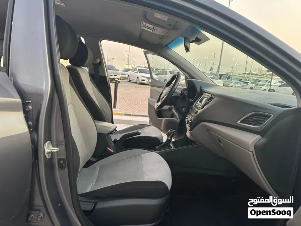 هيونداى أكسنت1600 سى سى موديــل 2018بدون حوادث خليجـــــــــى كشافات ضباب تكييــــف باورسنترلوك