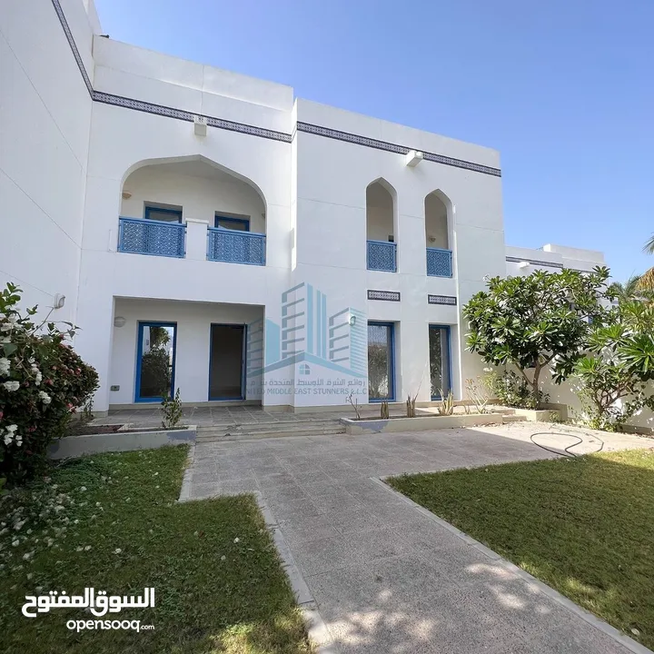 Beautiful 4 BR Compound Villa in Qurum