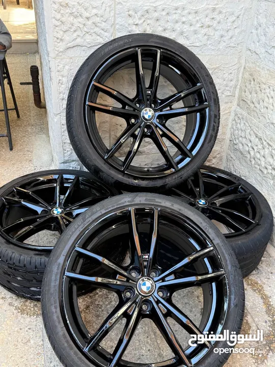 جنوط 19 انش لل بي ام دبليو وكاله  اصليات من الشركه مع كواشيكهم  للبيع  بسعر طري bmw
