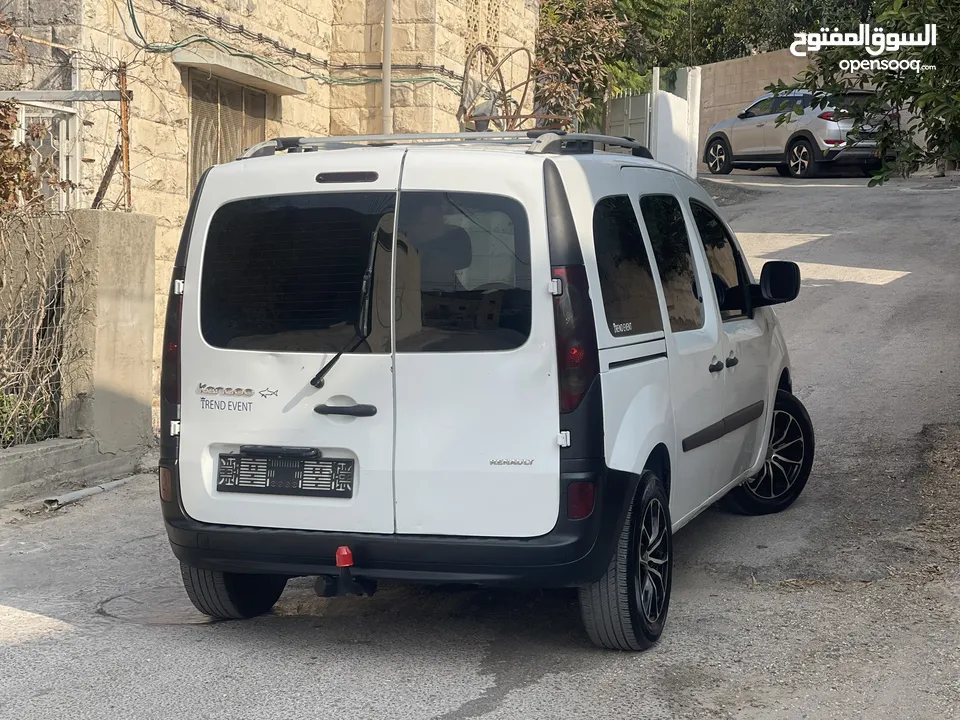 رينو KANGOO 2013 بحالة الشركة
