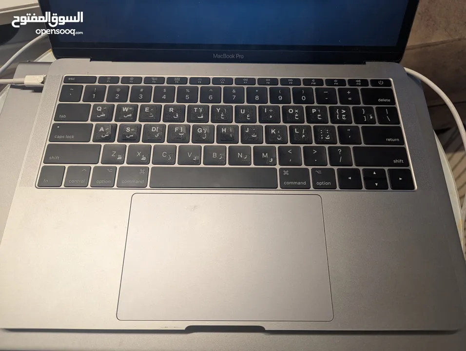 MacBook pro 2017 core i5 13inch