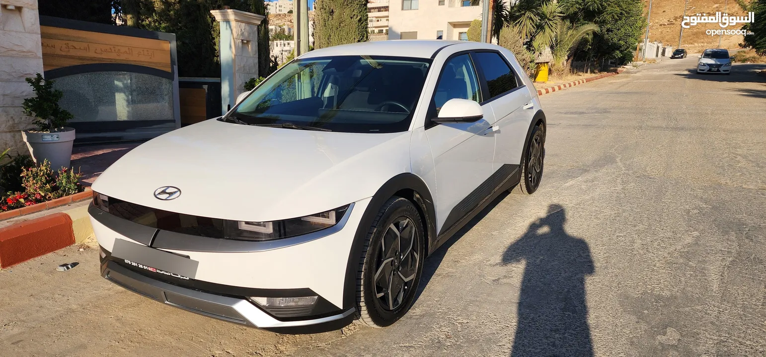 هيونداي ايونيك 5 كهرباء موديل 2022 لون ابيض بحال الجديد وكالة مميزة للبيع