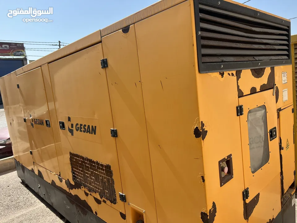 مولد كهرباء Volvo 400 KVA برطاني اصلي