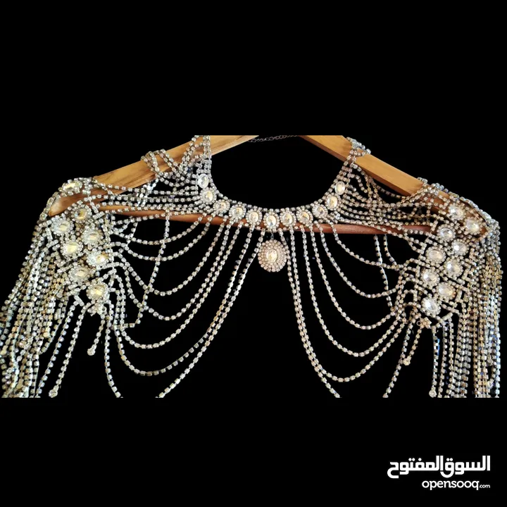 قطعة فخمة جداً للاكتاف ب 8 فقط