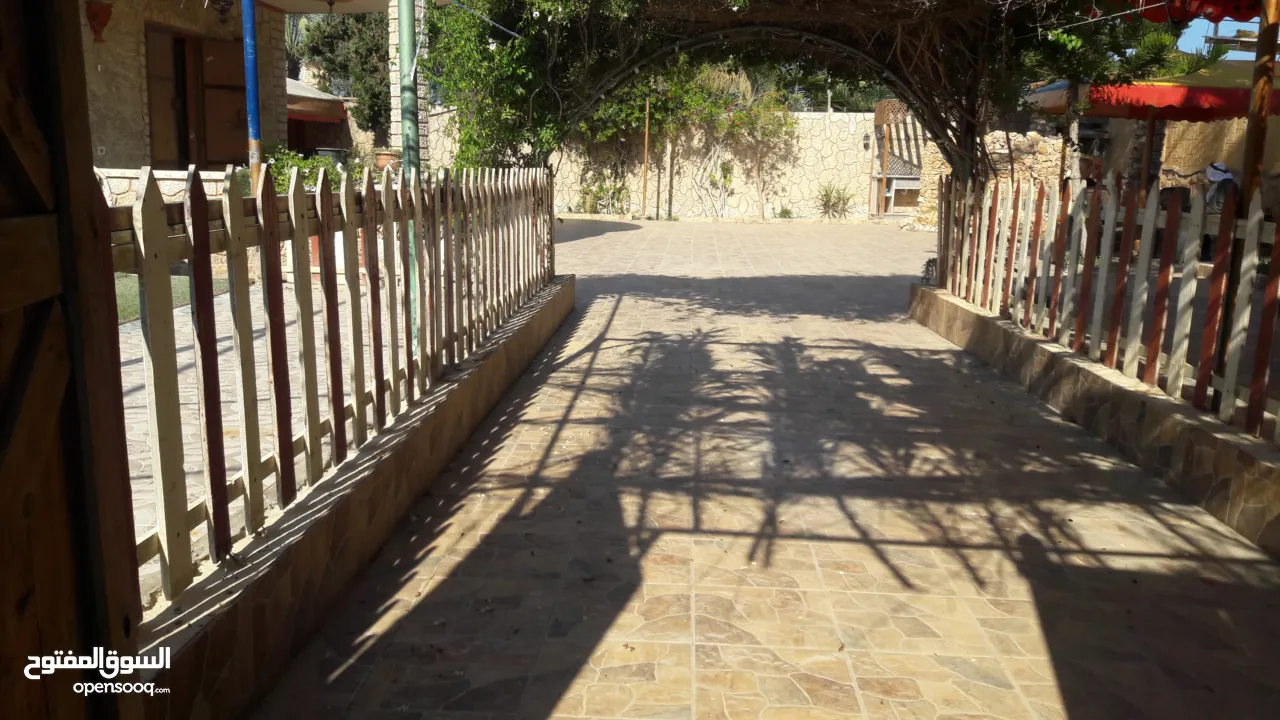 شاليه مساحة دلم متكامل الخدمات متميز الموقع