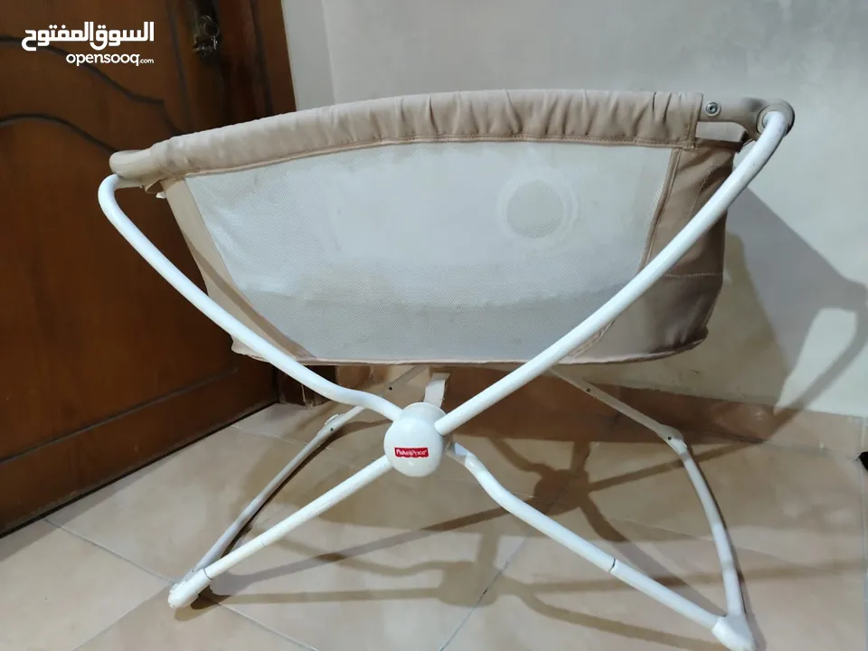 سرير مهد للأطفال امريكي بحالة الجديد
