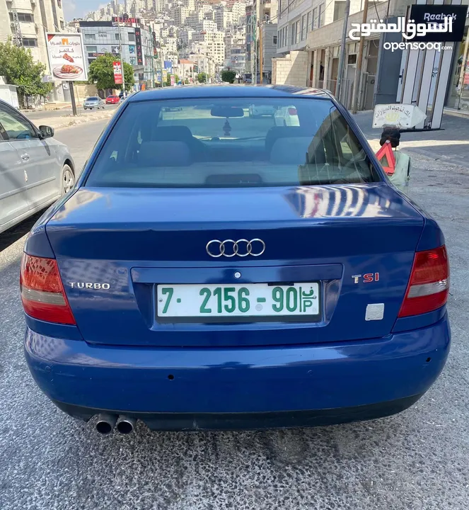 اودي A4 2001