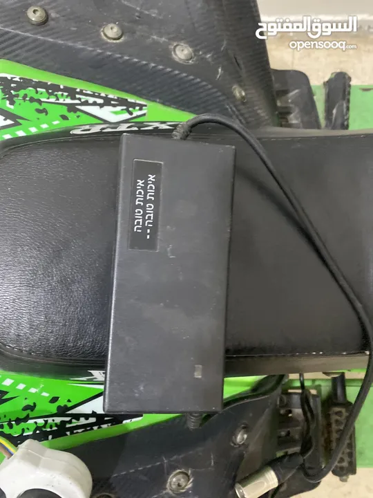تركترون لون اخضر 48 فولت 20 أمبير مستعمل سنة