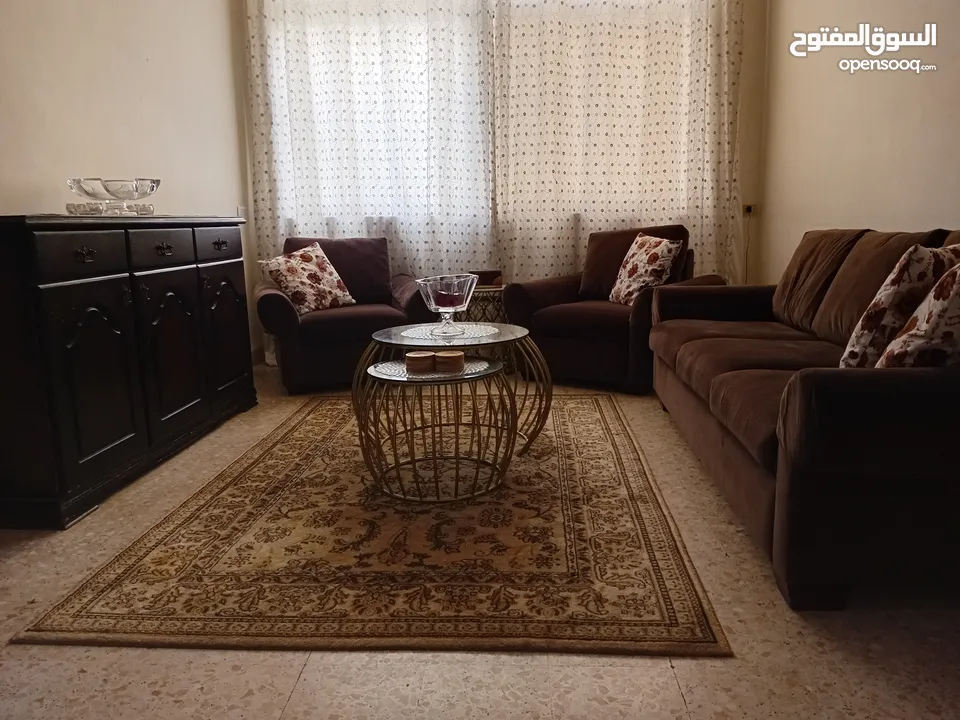 عفش بيت بالكامل للبيع بحالة ممتازة جدآ لداعي السفر