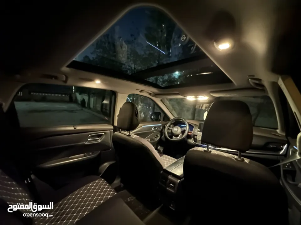 سيارة نيسان اكستريل