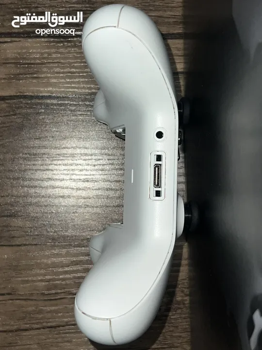 جهاز Xbox One X بحالة الجديد مع كرتونته