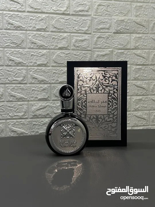 عطر فخر لطافة رشة وحدة كفيلة تميزك عن الكل #عطور #فخامة #جاذبية #تميزك_من_هنا